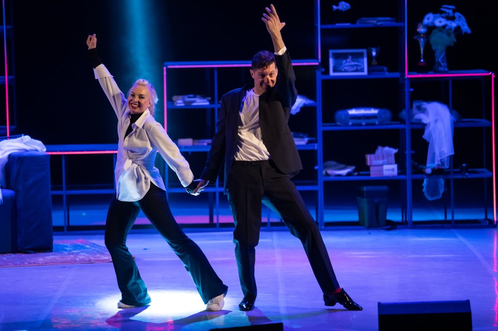 В Театре для детей и молодёжи станцевали «Рок-н-ролл на двоих»